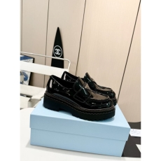 Prada Low Shoes